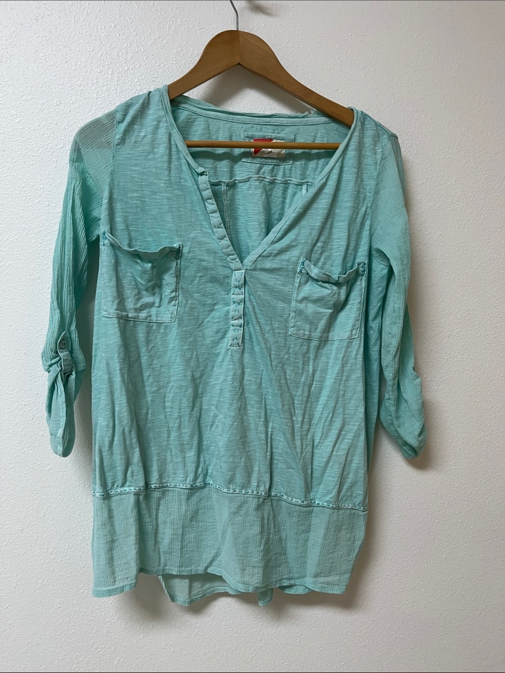 Light Aqua V-Neck Roll-Sleeve Women's Top size M
